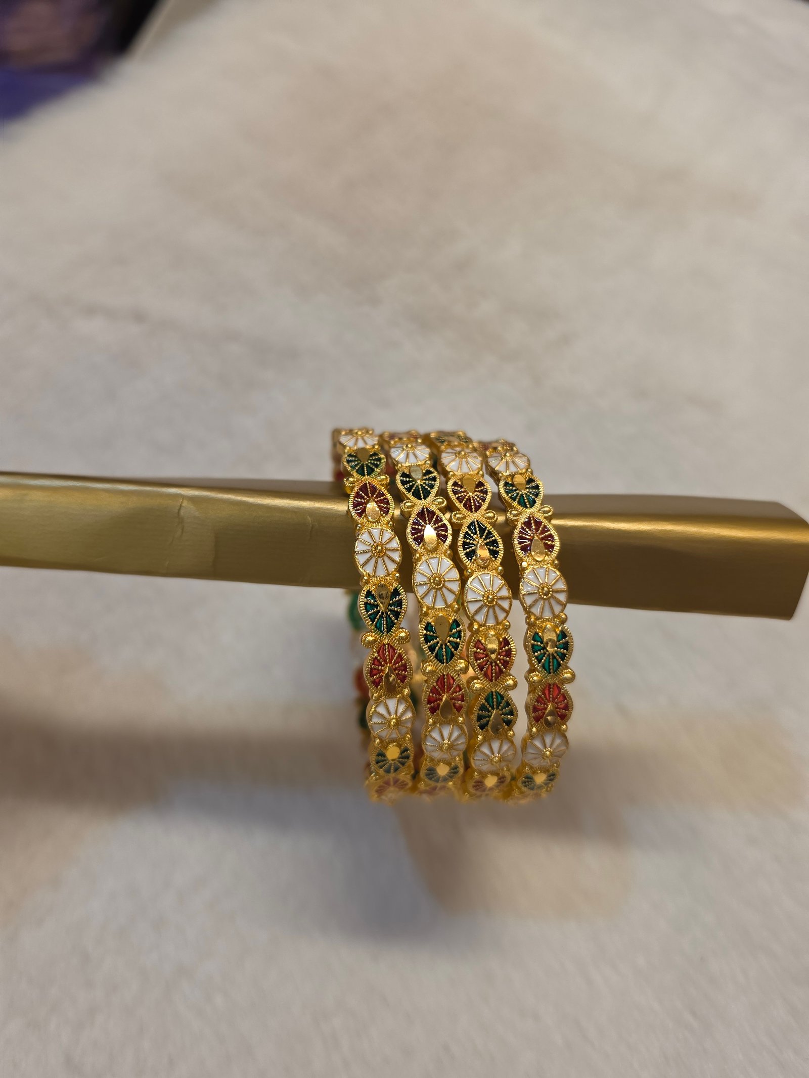 ৪ পিসের ফেন্সি মিনা চুড়ি